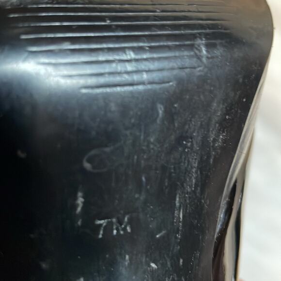 GUESS Black Patent Open Toe Wedge Heel. 7M - Picture 6 of 7